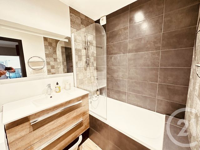 Appartement T3 à vendre - 3 pièces - 66.31 m2 - ST SEBASTIEN SUR LOIRE - 44 - PAYS-DE-LOIRE - Century 21 Harmony